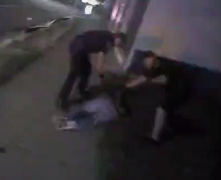 ABD'de polis siyahi adamı öldürdü