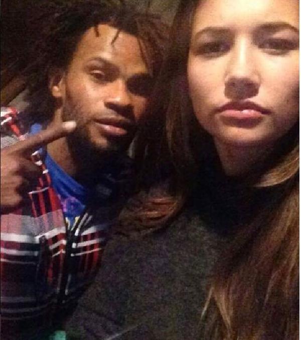 Tacizcileriyle selfie çeken Hollandalı genç kız