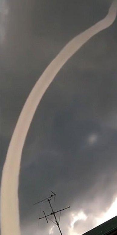 Japonya'da yılan bulut hayrete düşürdü