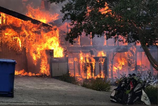 Kaliforniya’daki yangın sürüyor: Ölü sayısı 11’e yükseldi