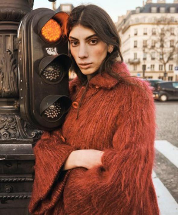 Manken Öykü Baştaş'tan takipçisine ayar