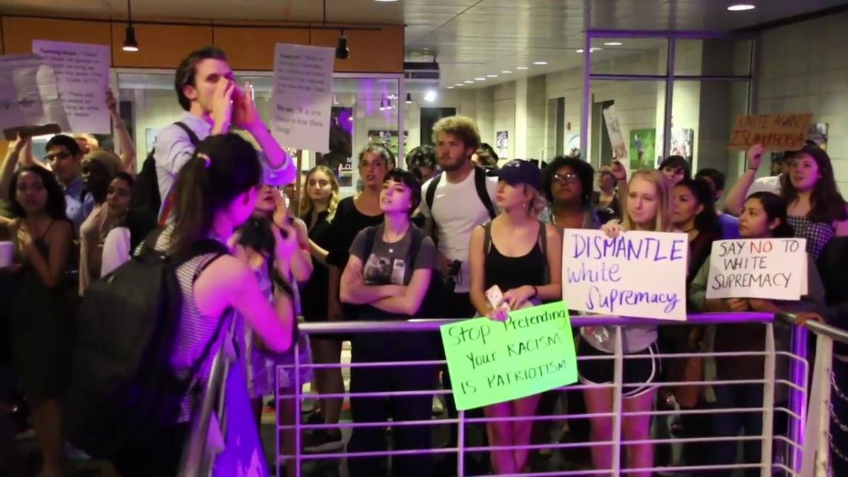 ABD'de İngiliz ırkçısı protesto edildi