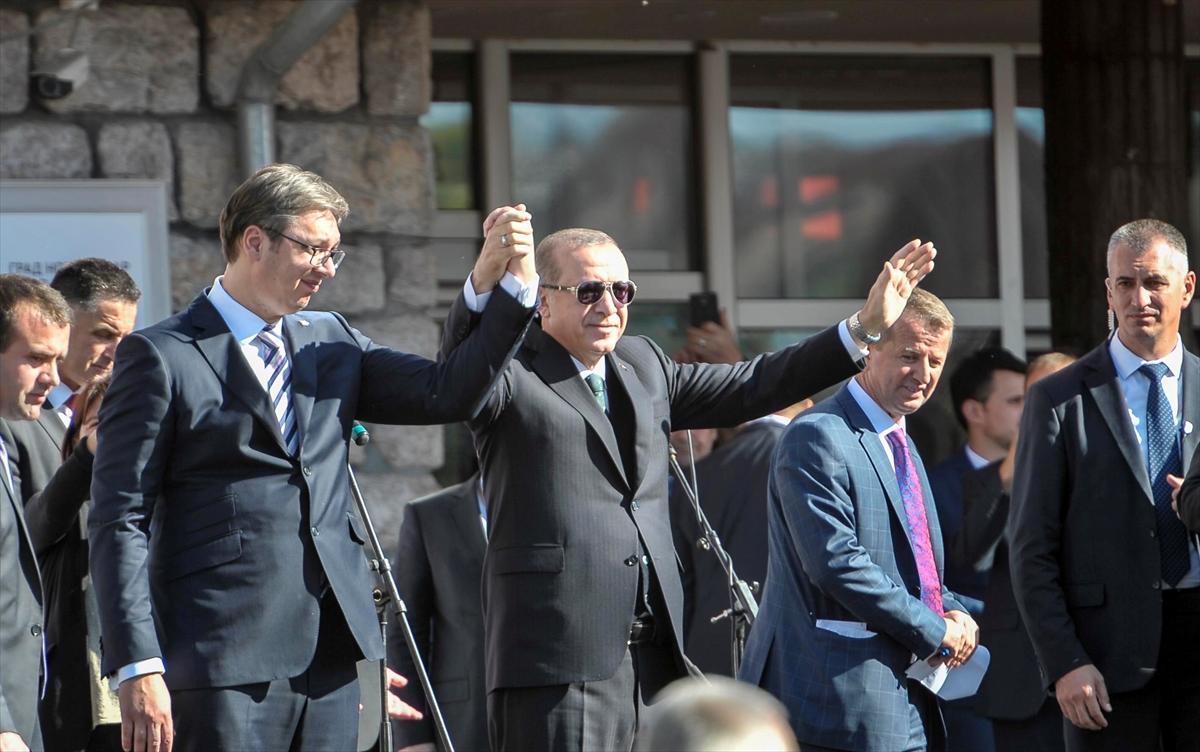 Sırbistan Cumhurbaşkanı'ndan Erdoğan'a övgü