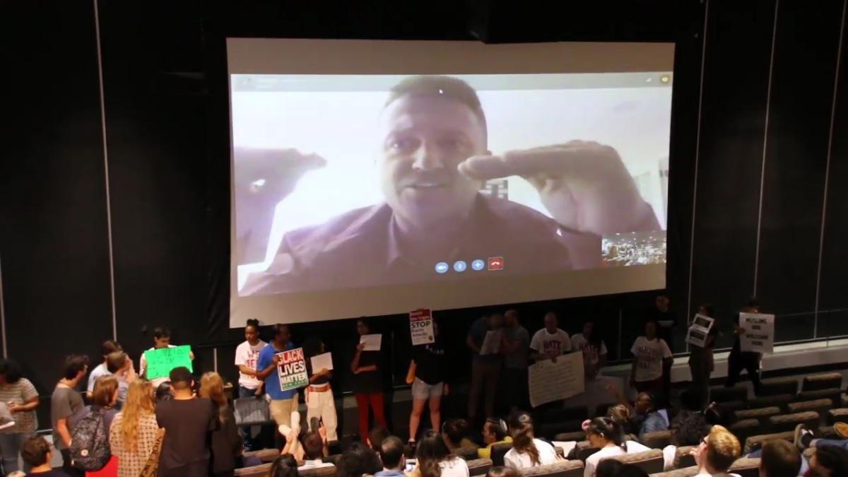 ABD'de İngiliz ırkçısı protesto edildi