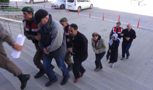 Edirne'den kaçarken yakalanan FETÖ'cülerden ByLock çıktı