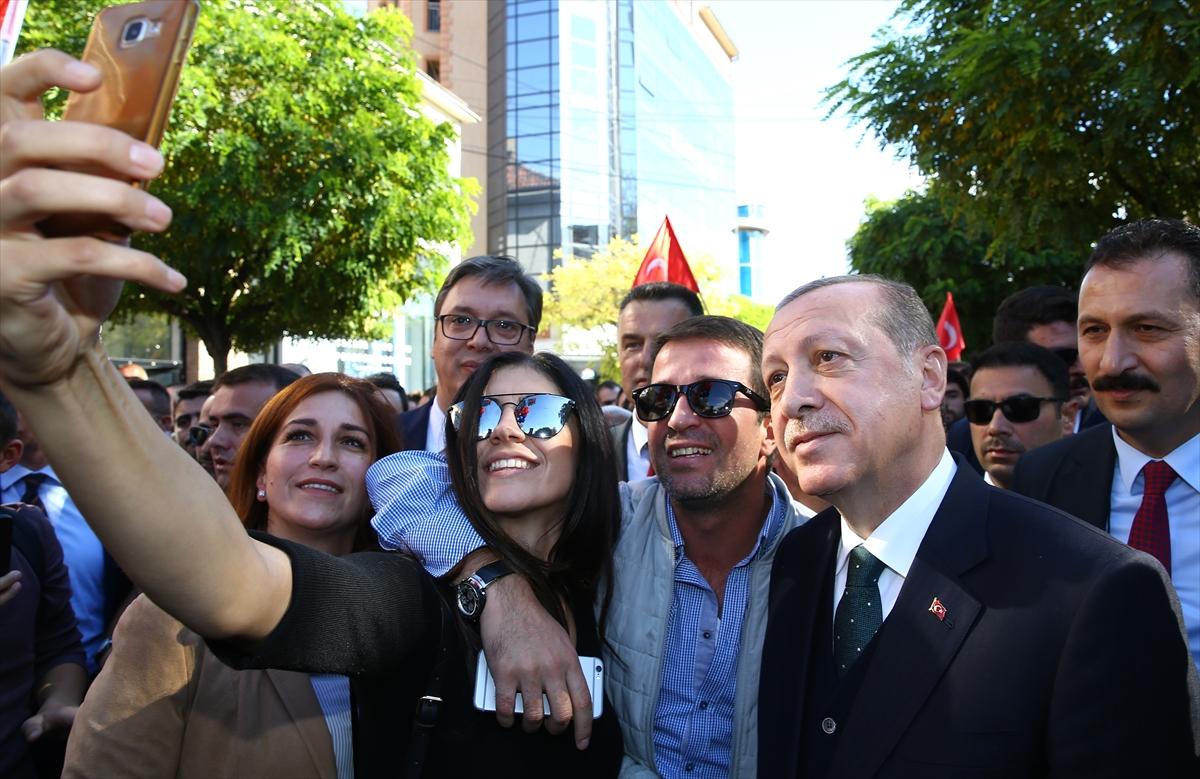 Sırbistan Cumhurbaşkanı'ndan Erdoğan'a övgü