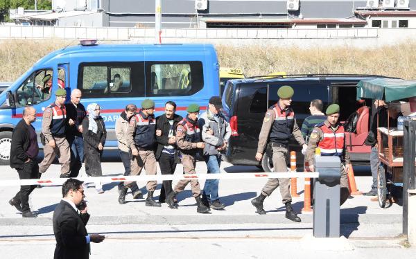 Edirne'den kaçarken yakalanan FETÖ'cülerden ByLock çıktı