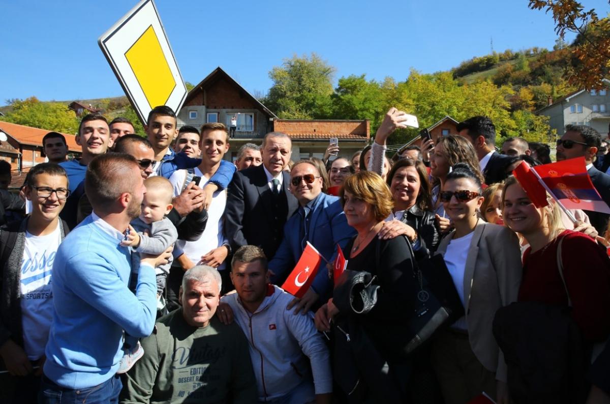 Sırbistan Cumhurbaşkanı'ndan Erdoğan'a övgü