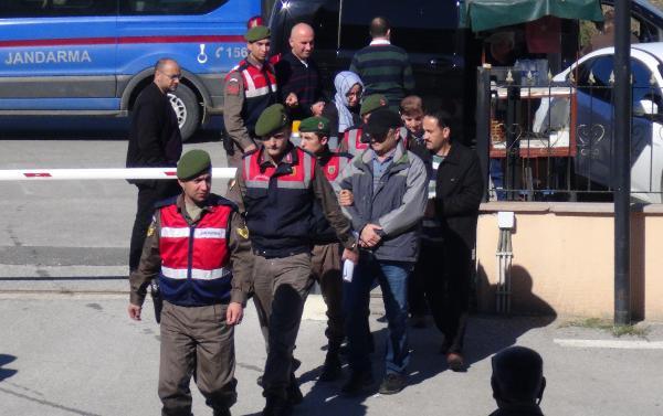 Edirne'den kaçarken yakalanan FETÖ'cülerden ByLock çıktı