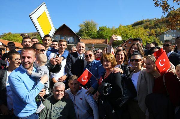 Novi Pazar'da Cumhurbaşkanı Erdoğan heyecanı