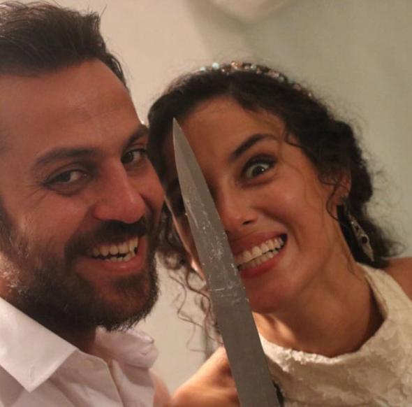 Erkan Kolçak Köstendil - Cansu Tosun nişanlandı