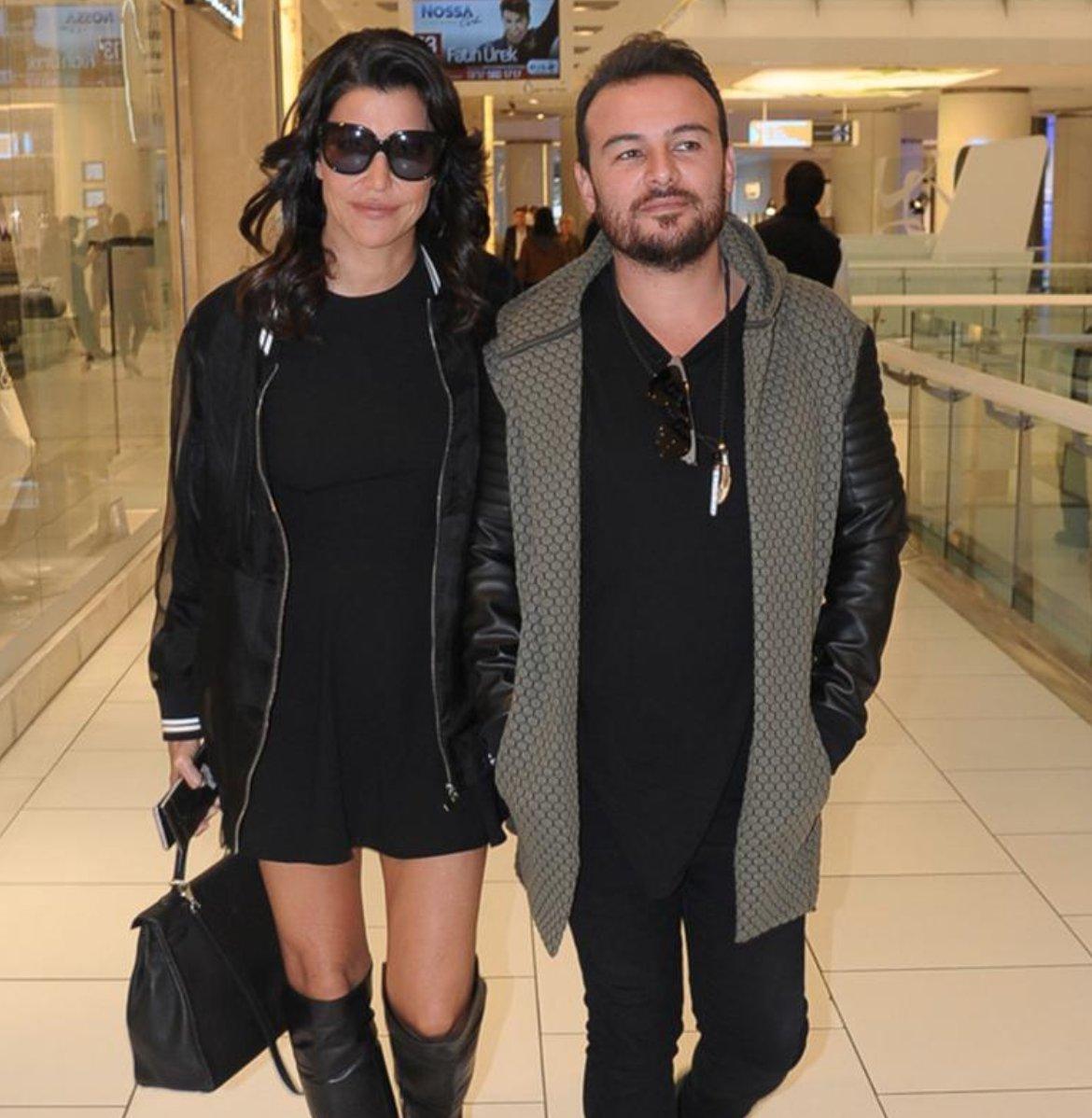 Deniz Akkaya sevgilisiyle AVM'de gezdi