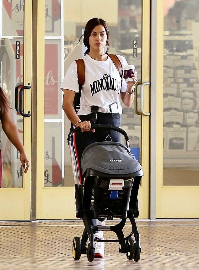 Makyaksız Irina Shayk