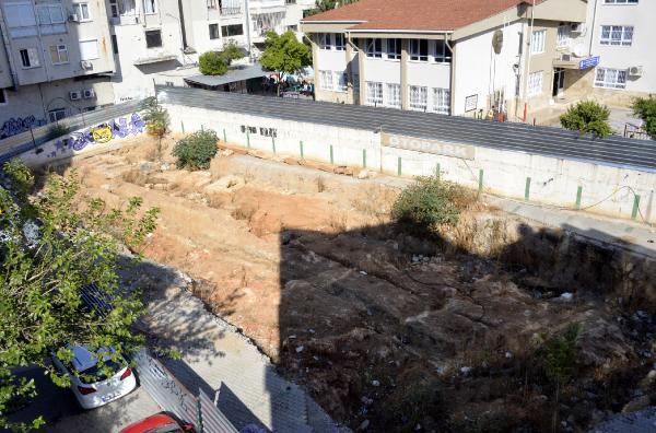 İnşaat temelinde 6 antik mezar