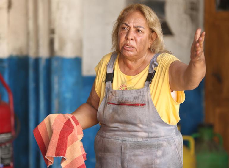 Dilber Ay oto tamircisi oldu