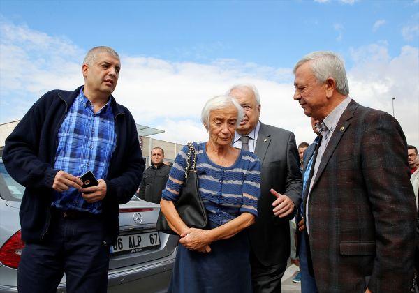 Deniz Baykal'ın eşi Olcay Baykal Ankara'ya gitti