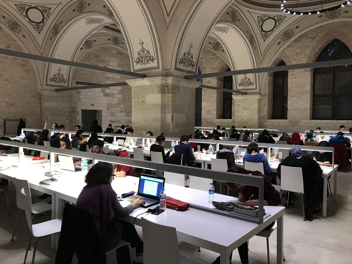 Beyazıt Devlet Kütüphanesi 24 saat hizmette