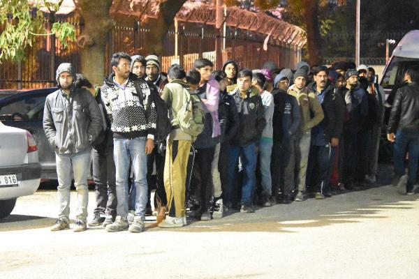 Yunanistan'da mültecilere işkence