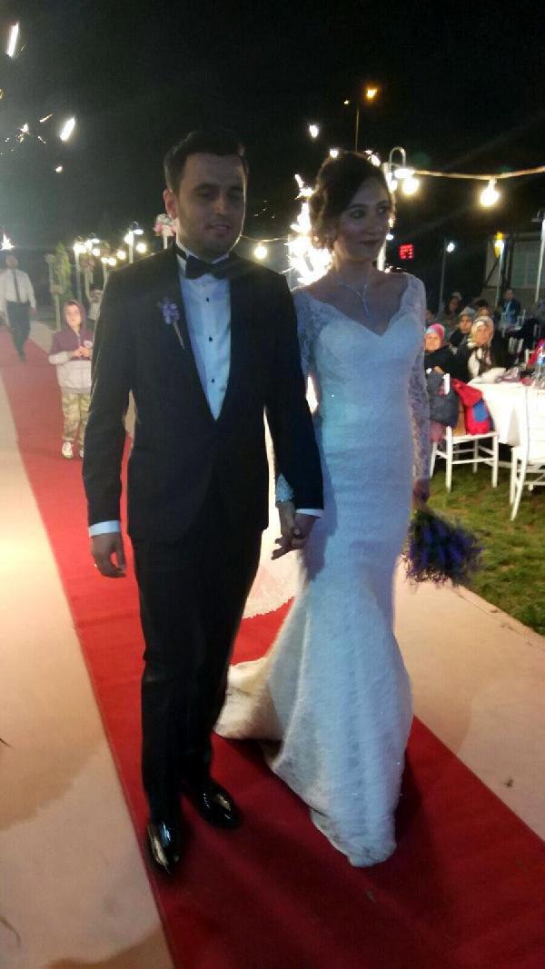 Traktörü süsleyerek gelin arabası yaptı