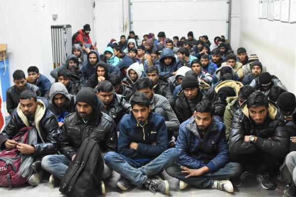 Yunanistan'da mültecilere işkence