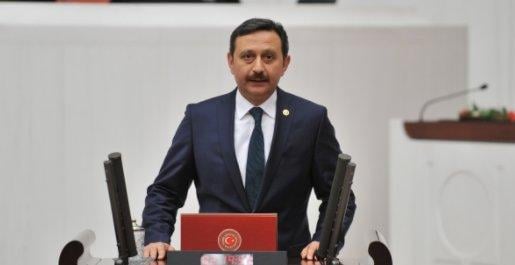 Meclis'te 'kucağa oturdun' tartışması