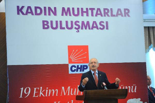 Kılıçdaroğlu kadın muhtarlarla kahvaltıda buluştu