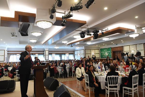 Kılıçdaroğlu kadın muhtarlarla kahvaltıda buluştu