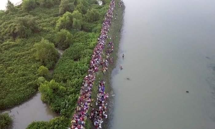 Myanmar'dan kaçan Müslümanlar havadan görüntülendi