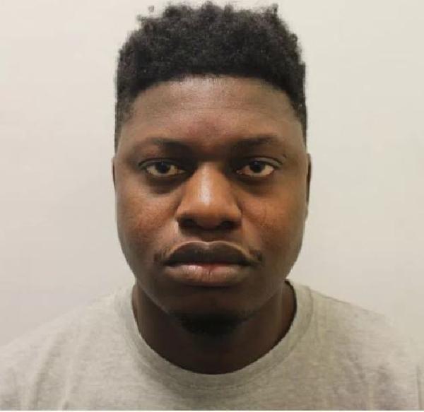 Kızının tecavüzcüsünü yakalayıp polise teslim etti