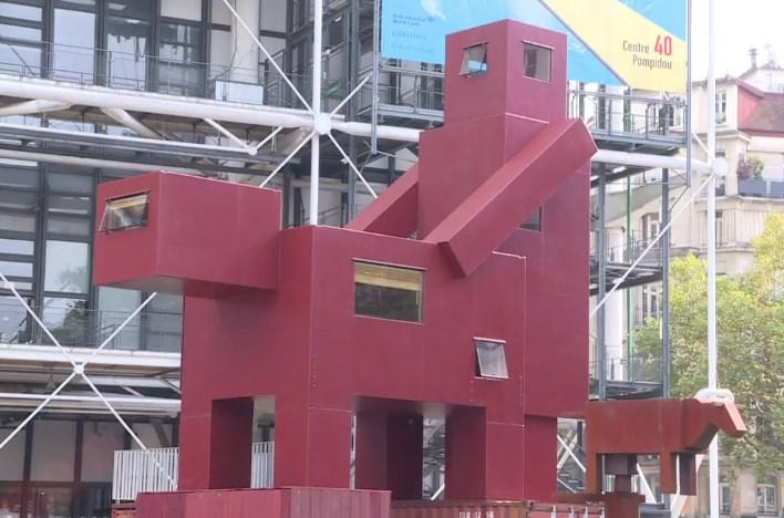 Louvre Müzesi müstehcen heykeli kabul etmedi