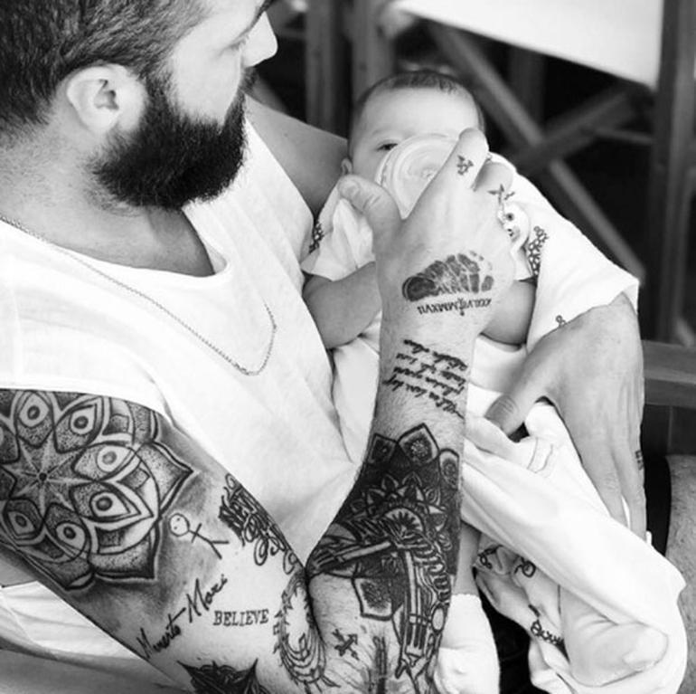 Berkay kızıyla poz verdi