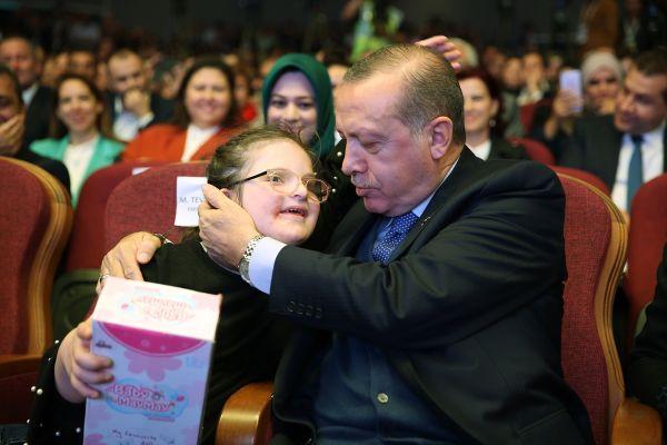 Cumhurbaşkanı'nın çocuk sevgisi