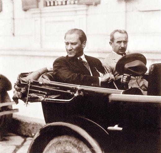 Murat Bardakçı: Atatürk de İnönü'yü görevden almıştı