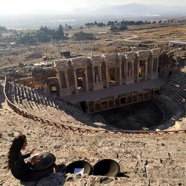 Tsunami faciasından kaçtı, müzik yaparak dünyayı geziyor