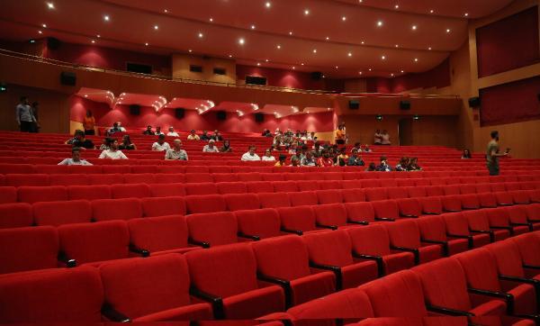 Bedava 'Kurtlar Vadisi Vatan'ın salonu dolmadı