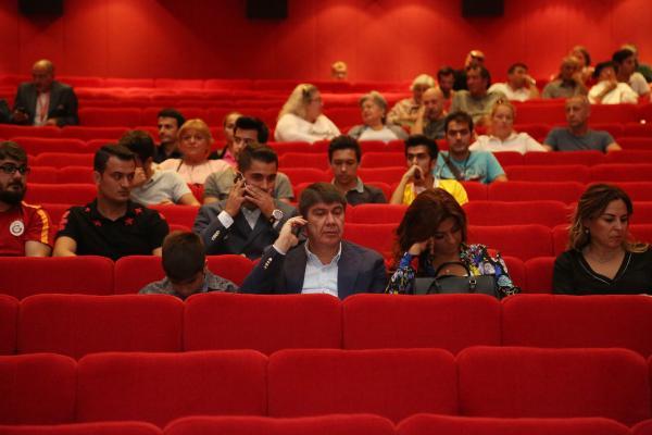 Bedava 'Kurtlar Vadisi Vatan'ın salonu dolmadı