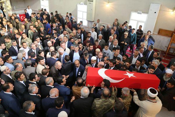 Şehit Dicle, Diyarbakır'da son yolculuğuna uğurlandı