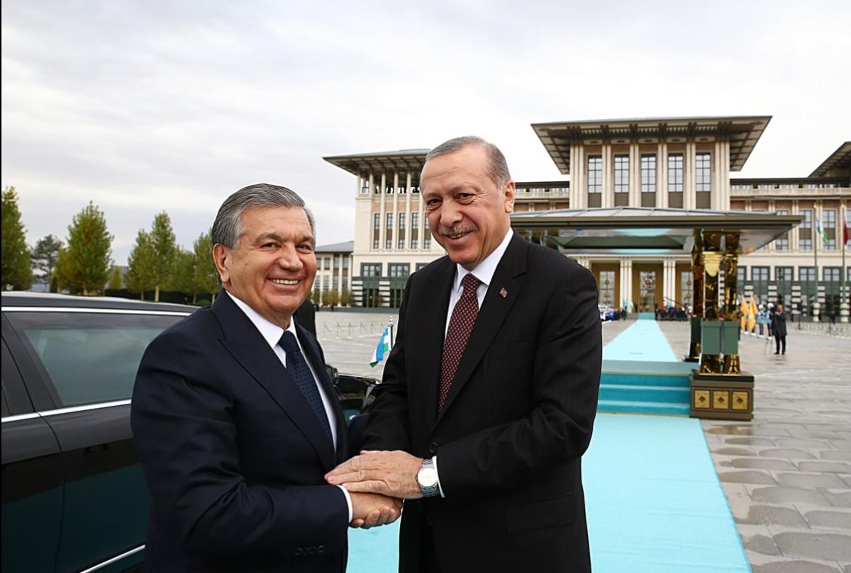 Erdoğan, Mirziyoyev'i resmi törenle karşıladı