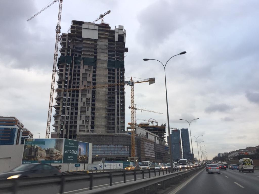 İstanbul'da E-5'e AVM ihaneti