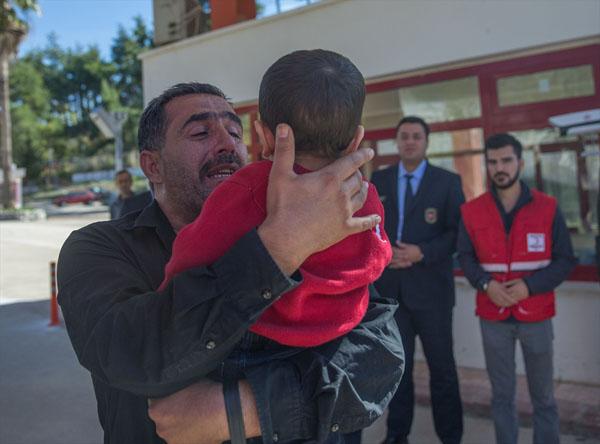 Türkiye-Suriye sınırında ağlatan buluşma