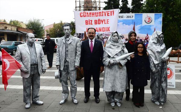 84 yıl sonra canlandırılan Cumhuriyet fotoğrafı