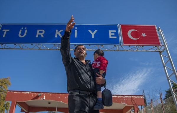 Türkiye-Suriye sınırında ağlatan buluşma