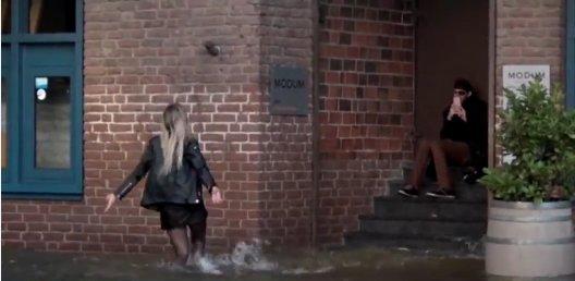 Hamburg sular altında