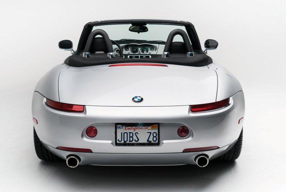 Steve Job'un arabası satılıyor