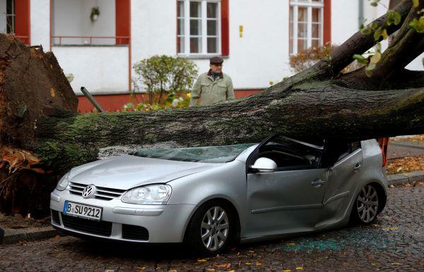 Herwart Kasırgası Almanya'yı vuruyor