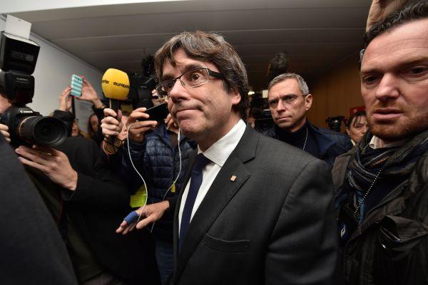 Katalan bakanlar için tutuklama kararı