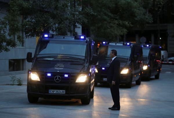 Katalan bakanlar için tutuklama kararı