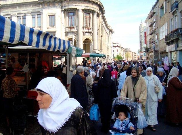 Belçika'da aşırı sağcılara Molenbeek yasağı