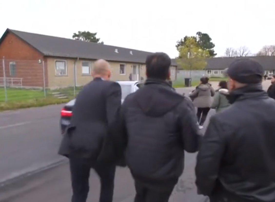 Danimarkalı Bakan Stojberg makam aracıyla mülteciyi ezdi