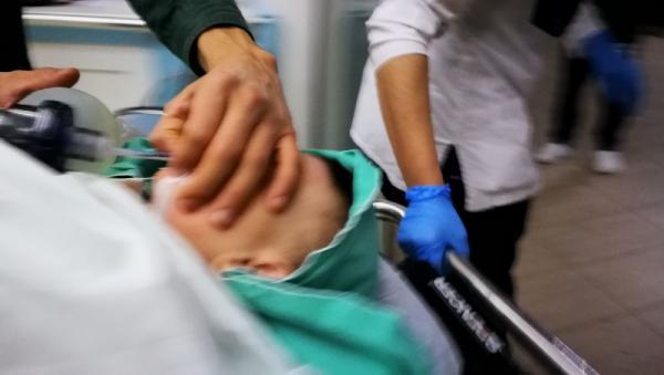 Üzerine çaydanlık düşen 10 aylık bebek ağır yaralandı